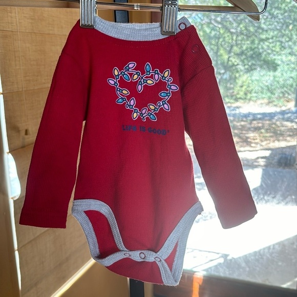 Life is Good Christmas Lights Heart Thermal Waffle LS Onesie Size 0-3 Mths - Picture 1 of 8